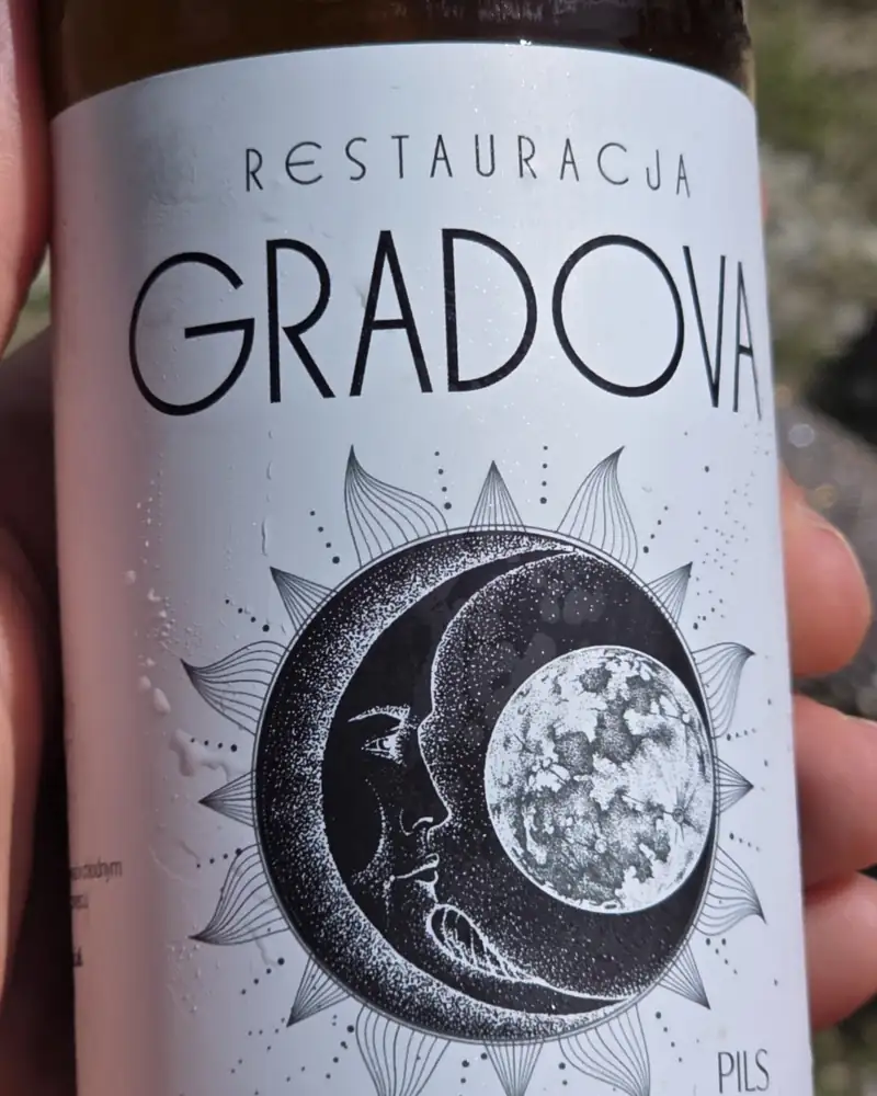 Butelka piwa z etykietą Gradova